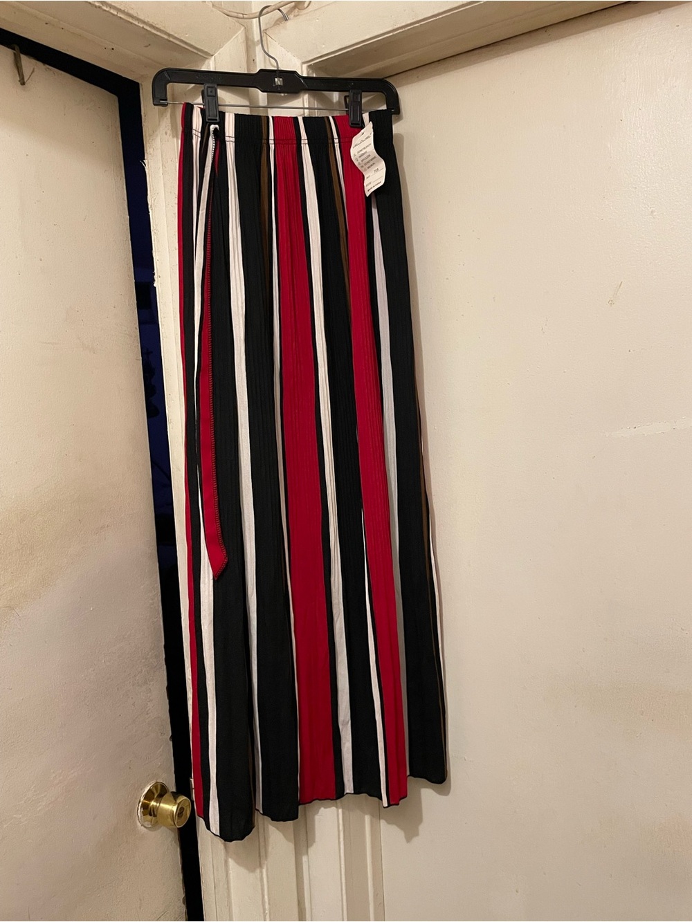 Women’s Striped Pleated Maxi Skirt Red Black White Elastic Waist Size L